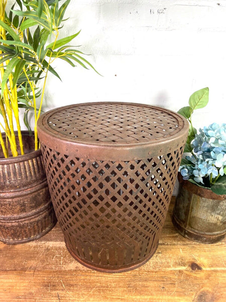 Rustic Hand Made Metal Lattice Basket Side Garden Table Plant Stand