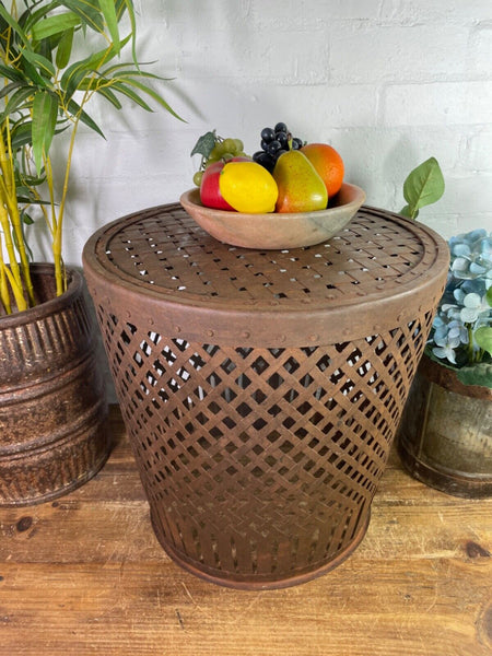 Rustic Hand Made Metal Lattice Basket Side Garden Table Plant Stand