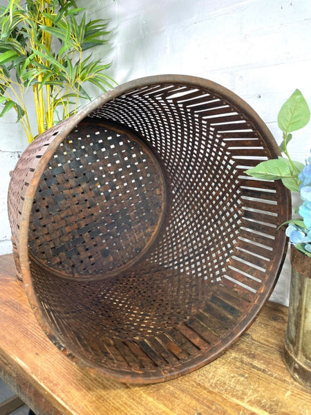 Rustic Hand Made Metal Lattice Basket Side Garden Table Plant Stand