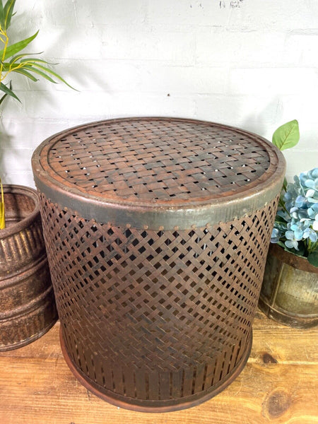 Rustic Hand Made Metal Lattice Basket Side Garden Table Plant Stand