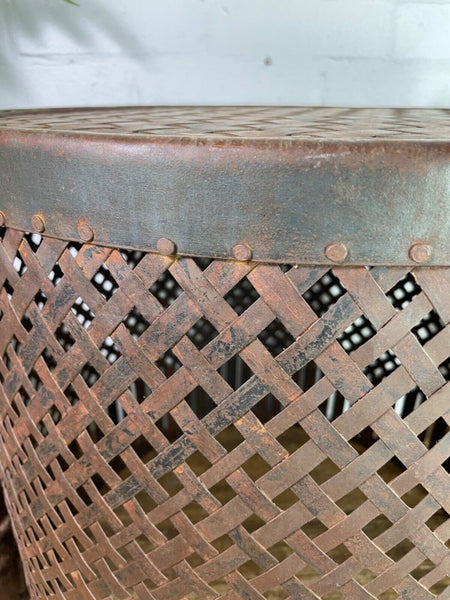 Rustic Hand Made Metal Lattice Basket Side Garden Table Plant Stand