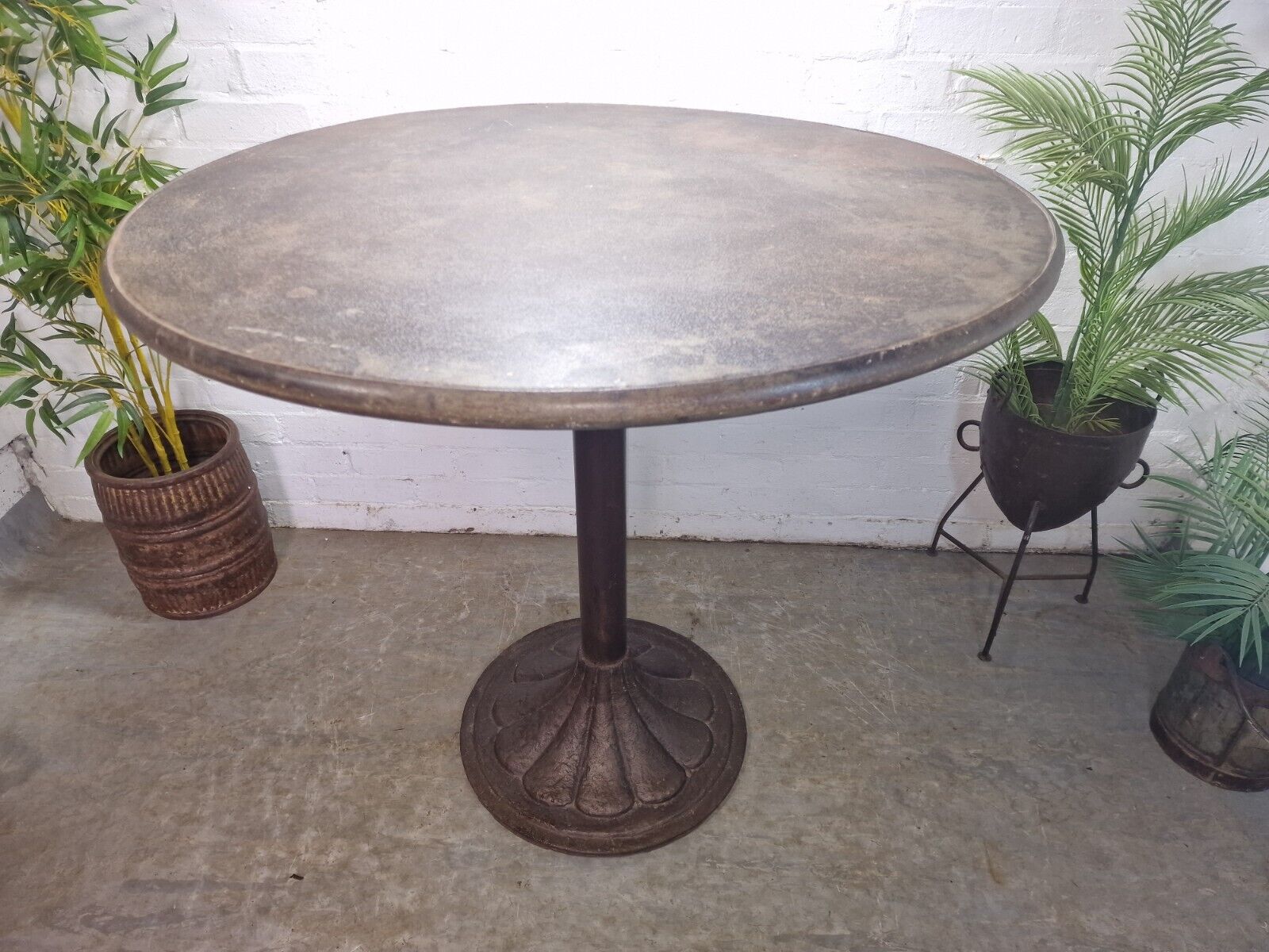 Vintage Heavy Duty Cast Iron Metal Round Cafe Bistro Bar Patio Garden Table