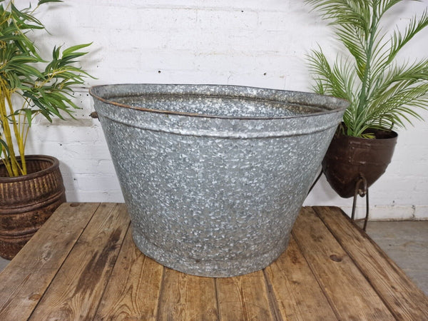 Xl Large Reclaimed Galvanised Garden Planter Tub Drinks Cooler Ice Bucket Logs