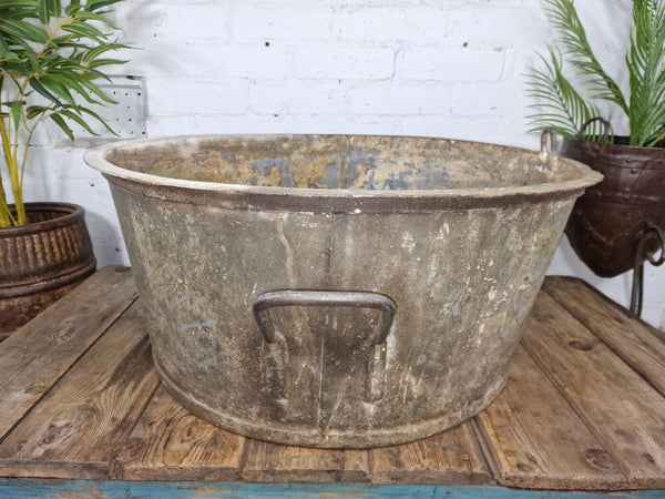 Large Vintage Round Galvanised Tub Garden Planter Ice Bucket Wildlife Pond Logs