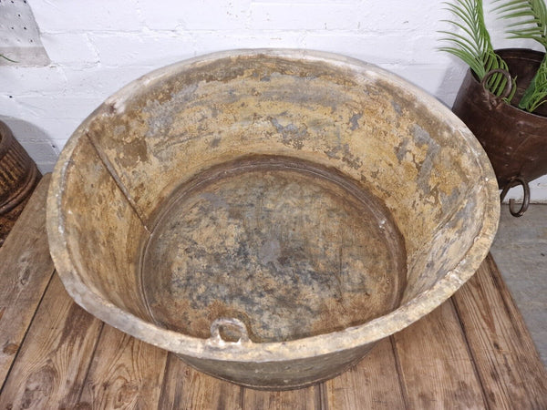 Large Vintage Round Galvanised Tub Garden Planter Ice Bucket Wildlife Pond Logs