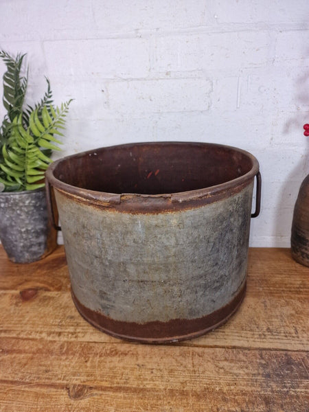 Vintage Rustic Reclaimed Galvanised Zinc Metal Garden Planter Tub Bucket Trough