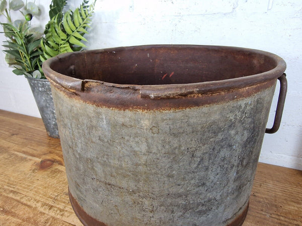 Vintage Rustic Reclaimed Galvanised Zinc Metal Garden Planter Tub Bucket Trough