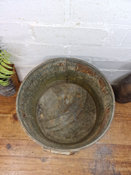 Vintage Rustic Reclaimed Galvanised Zinc Metal Garden Planter Tub Bucket Trough