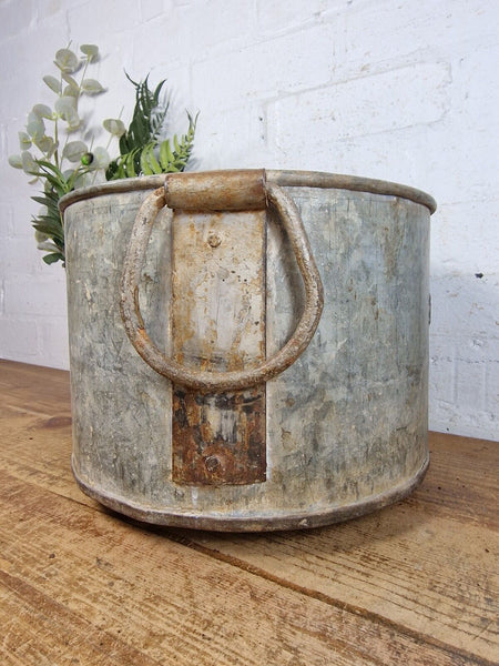 Vintage Rustic Reclaimed Galvanised Zinc Metal Garden Planter Tub Bucket Trough