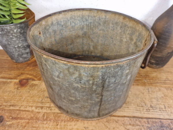 Vintage Rustic Reclaimed Galvanised Zinc Metal Garden Planter Tub Bucket Trough