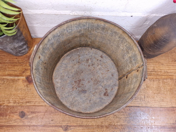 Vintage Rustic Reclaimed Galvanised Zinc Metal Garden Planter Tub Bucket Trough