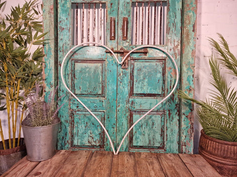 Large Rustic Reclaimed Vintage White Painted Metal Heart Home Garden Wall Decor