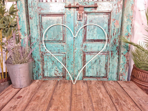 Rustic Reclaimed Vintage White Painted Metal Heart Home Garden Wall Decor